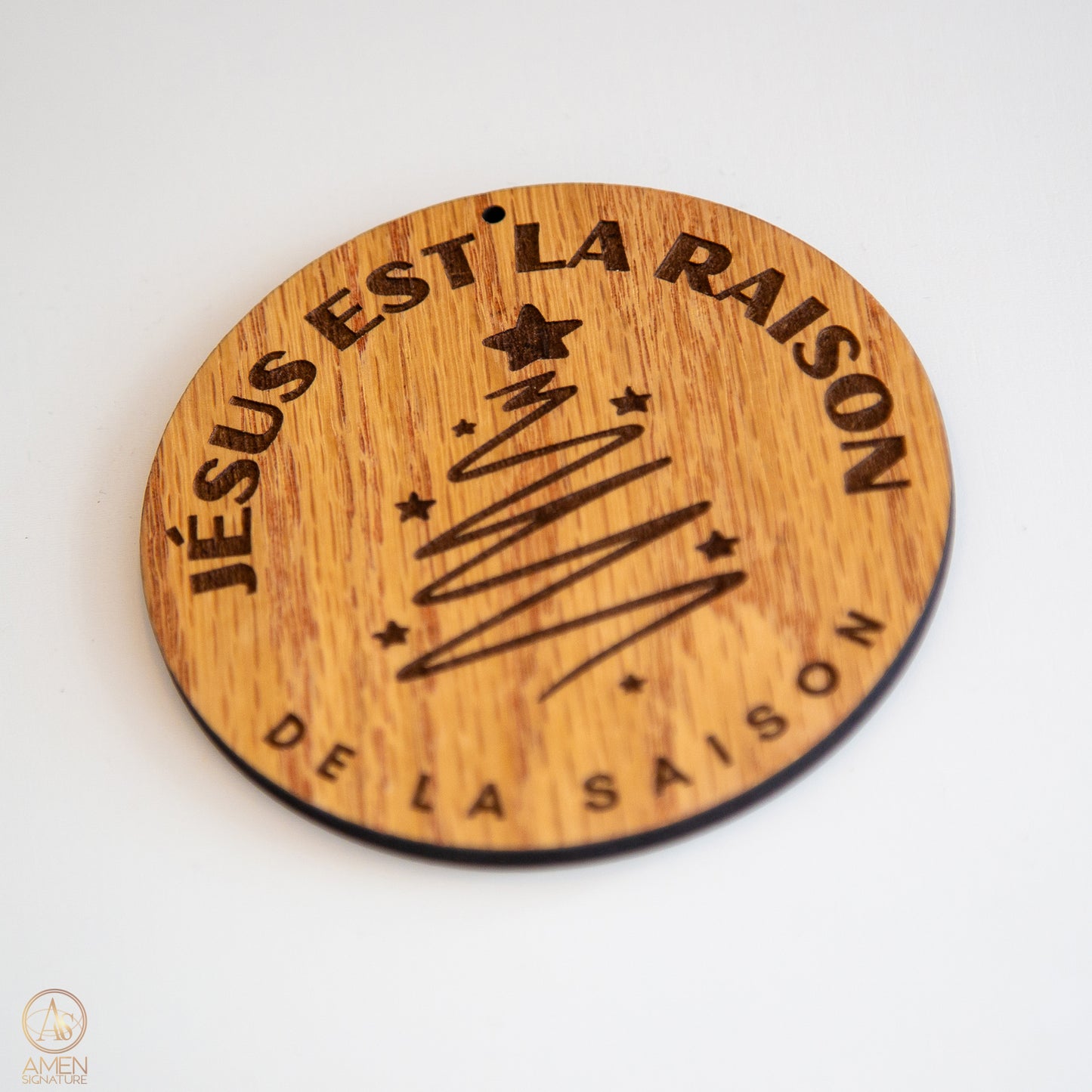 Boule de Noël en bois - Jésus est la raison de la saison (sapin)